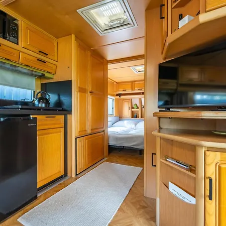 Brzozowy Brzeg - Glamping Nad Jeziorem Kemping Kaniow